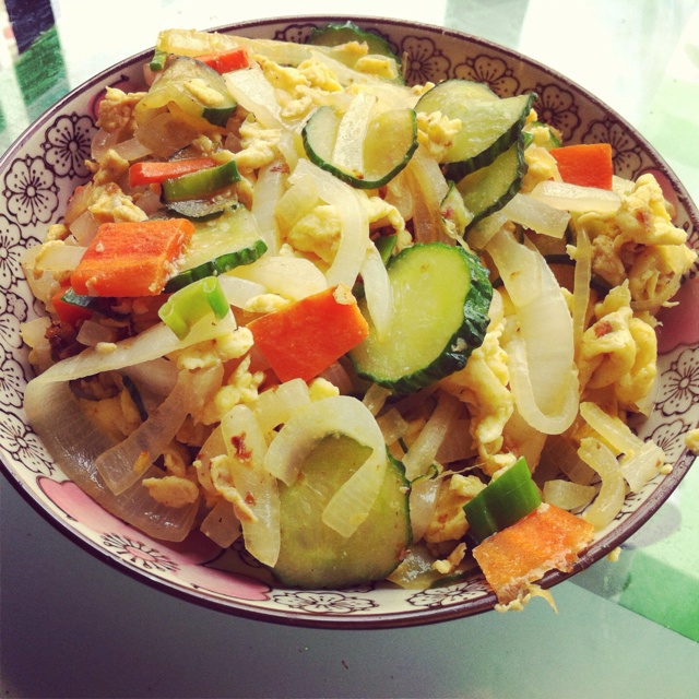 黄瓜洋葱炒鸡蛋