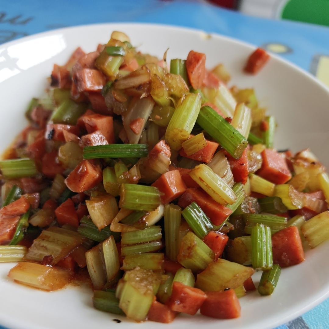 下饭菜：肉末芹菜