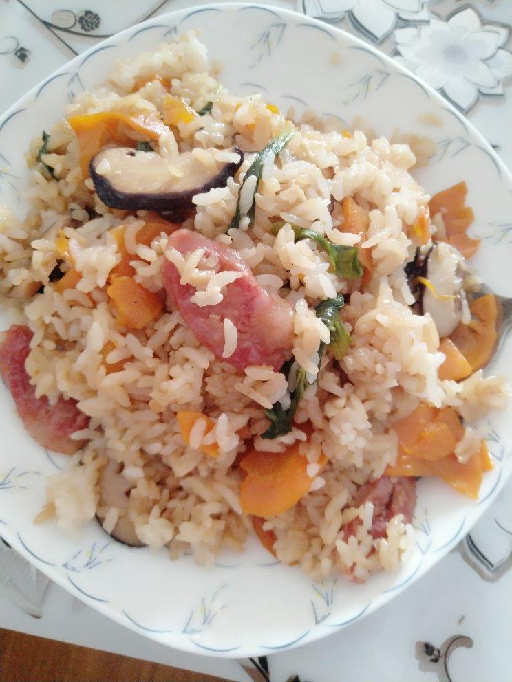 电饭煲香肠焖饭
