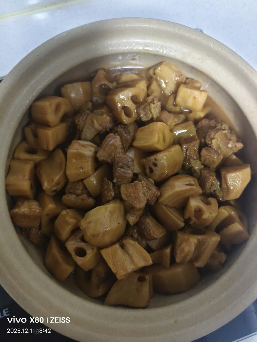 莲藕焖五花肉