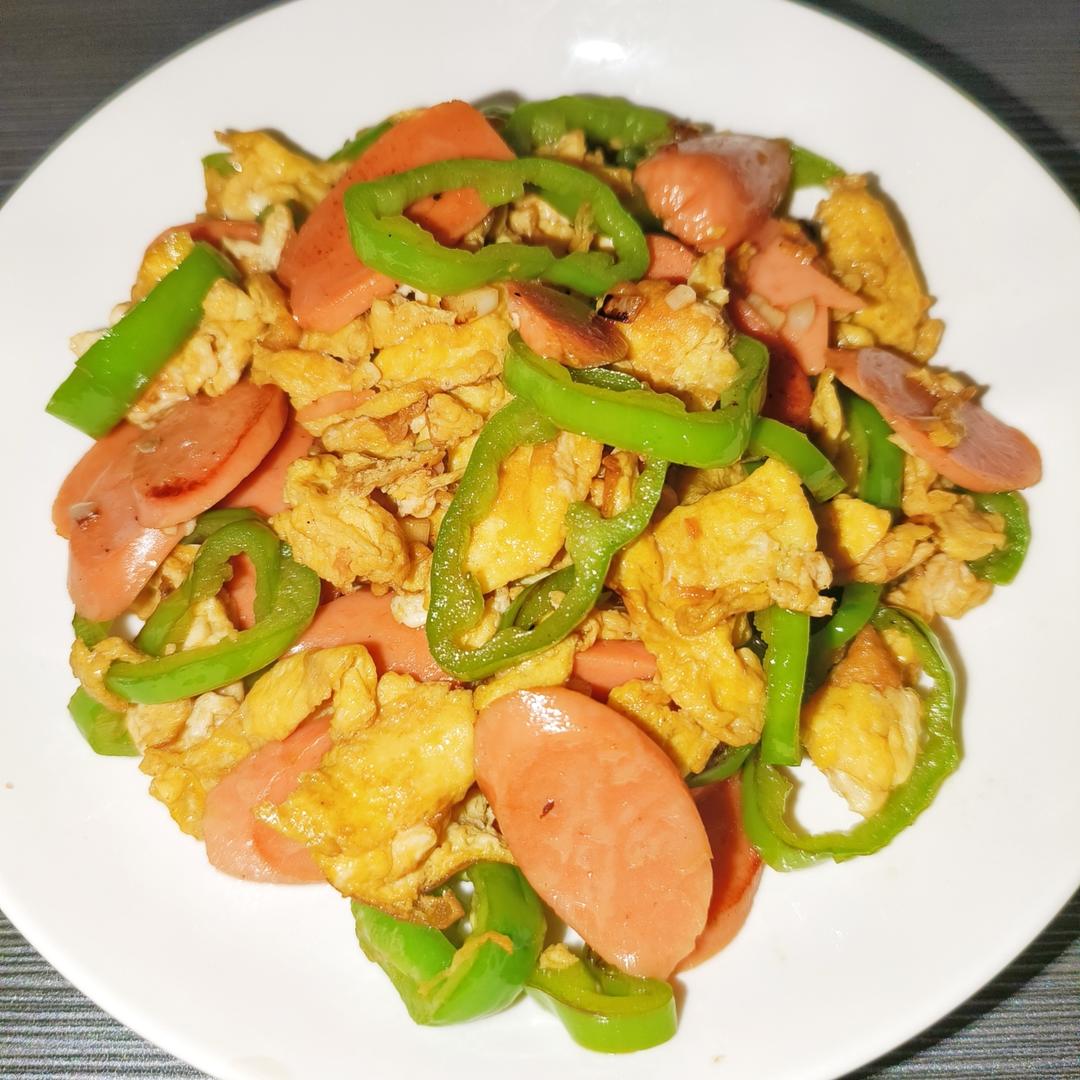 青椒火腿炒鸡蛋的做法