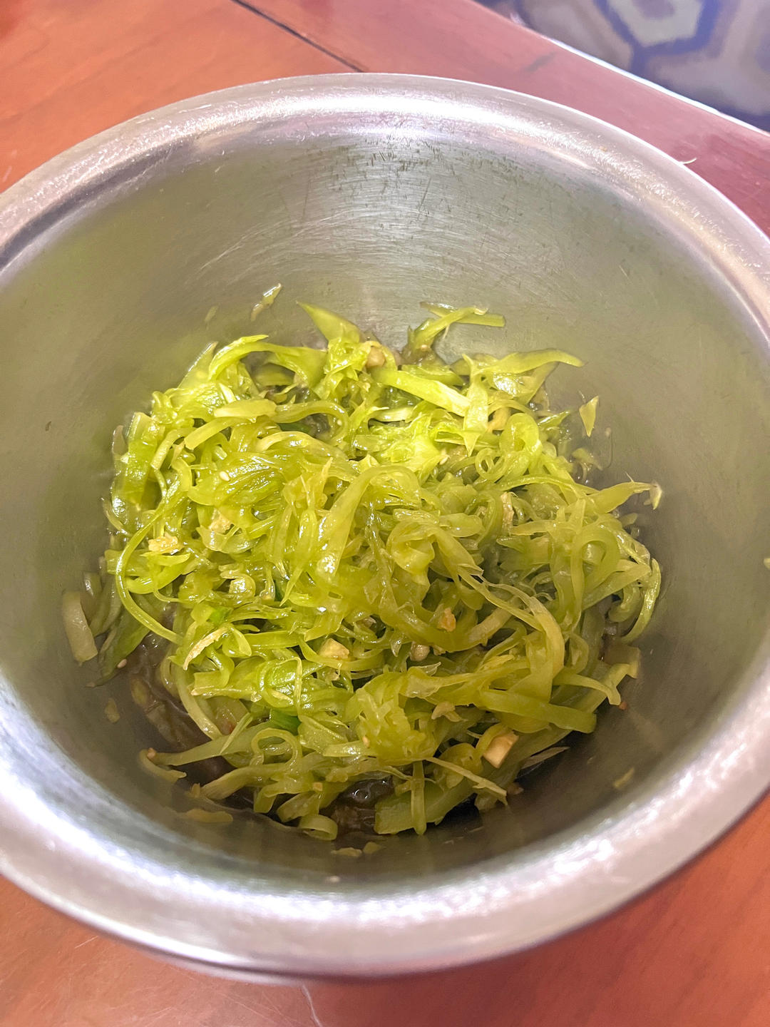 10分钟搞定的快手凉拌菜，清脆爽口的凉拌莴笋丝