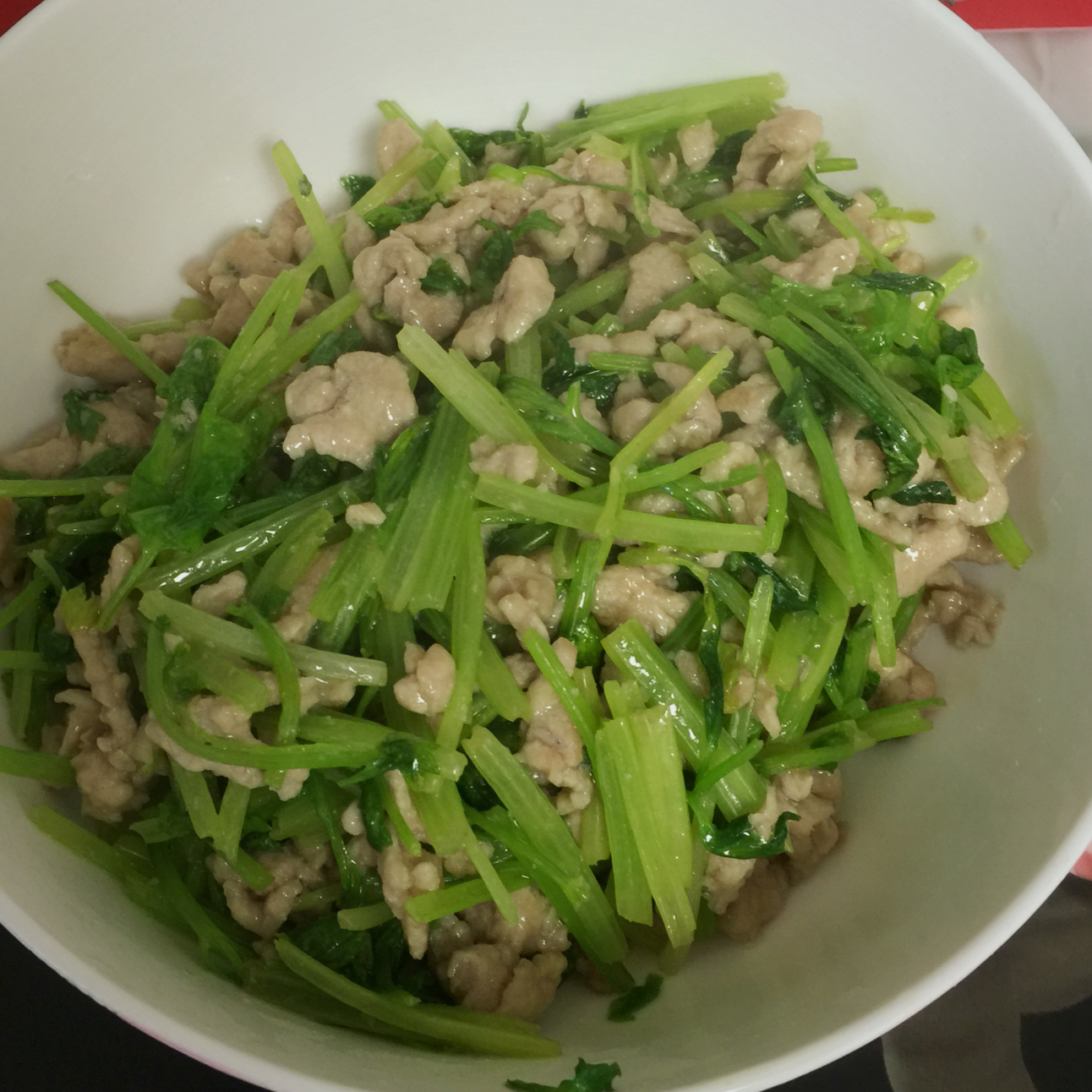 芹菜炒肉