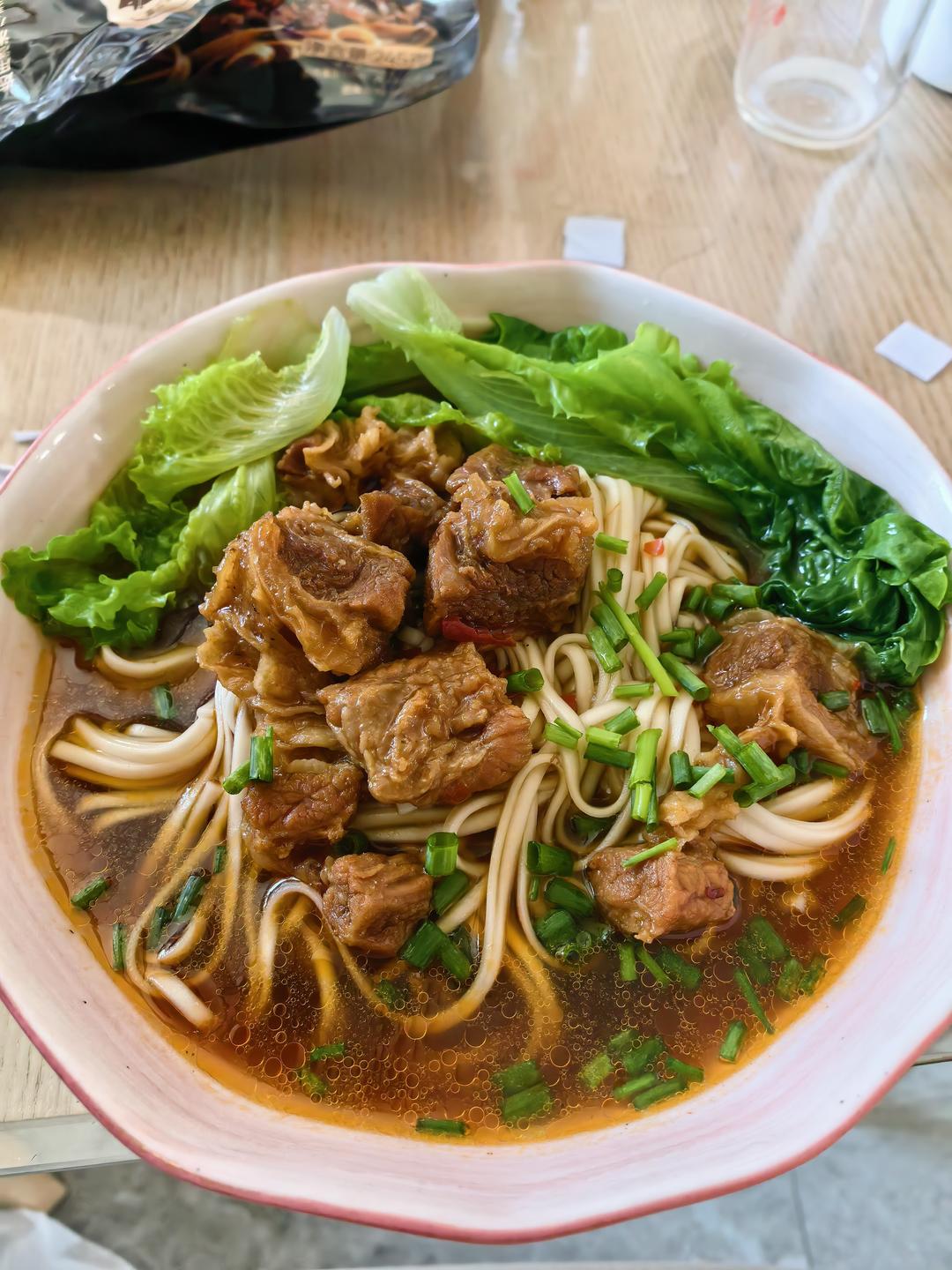 曼食慢语丨红烧牛肉面
