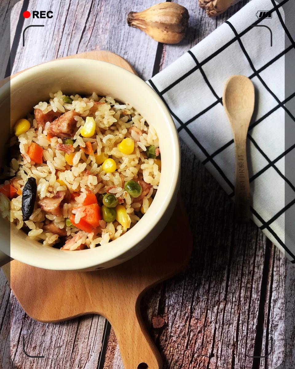 蘑菇午餐肉焖饭