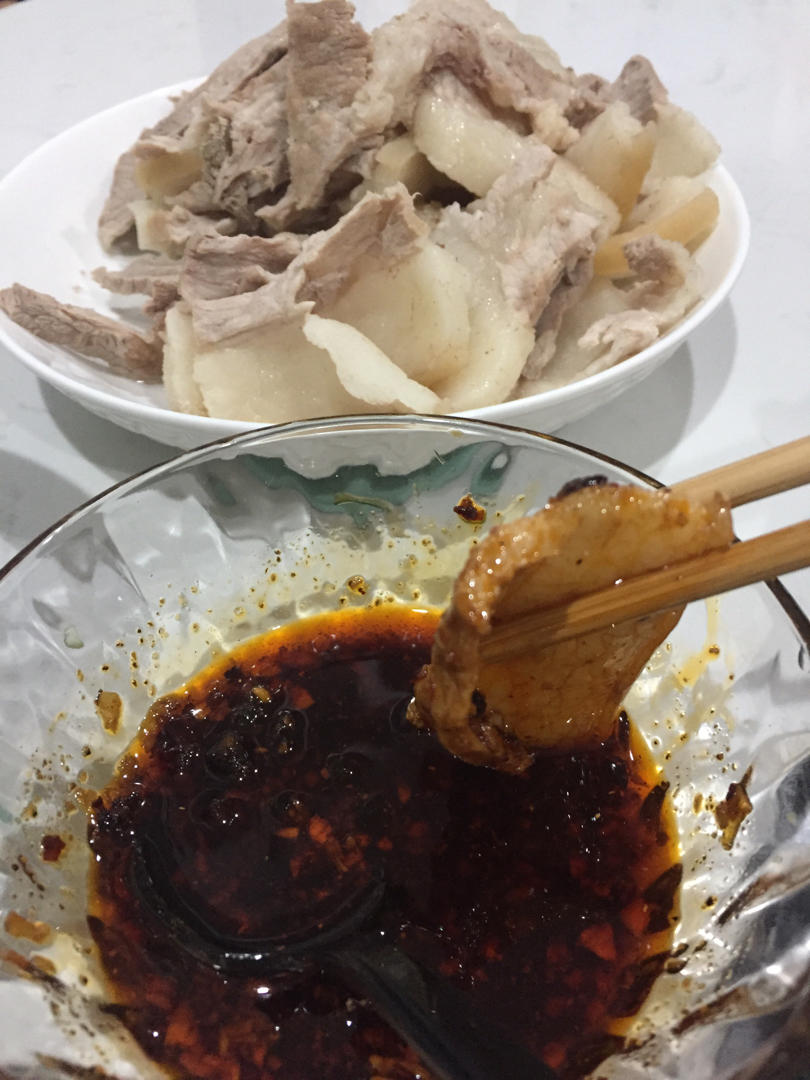 肥而不腻的蒜泥白肉