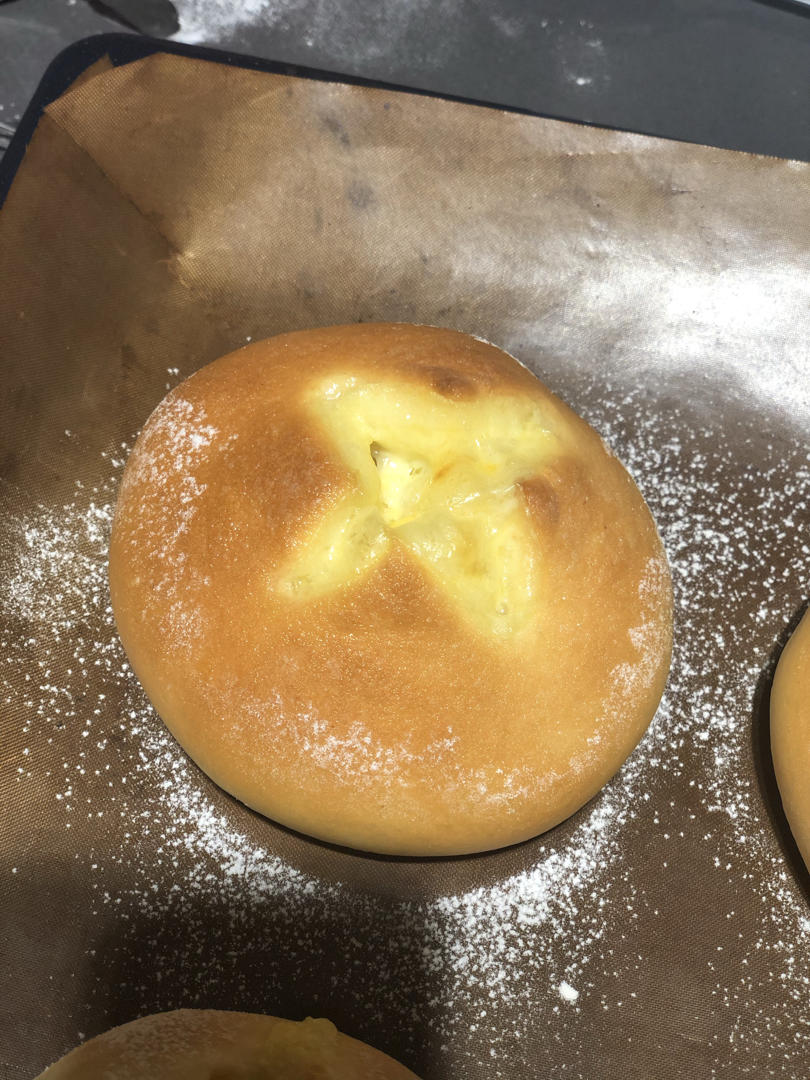 (超好吃的咸口面包）爆浆培根芝士面包
