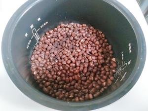 百搭甜品的「蜜红豆」 电饭煲懒人版的做法 步骤6