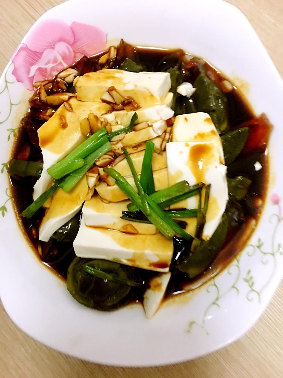 皮蛋豆腐