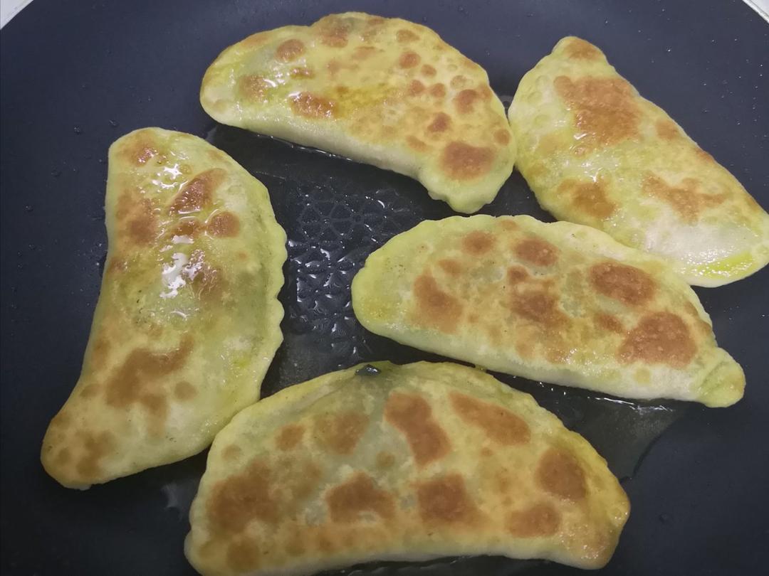 能使鸡蛋顺滑的韭菜盒子做法
