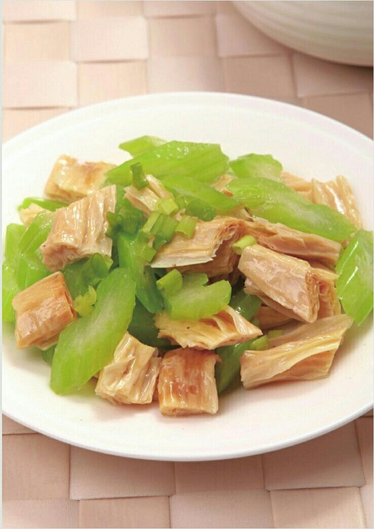 腐竹拌芹菜的做法