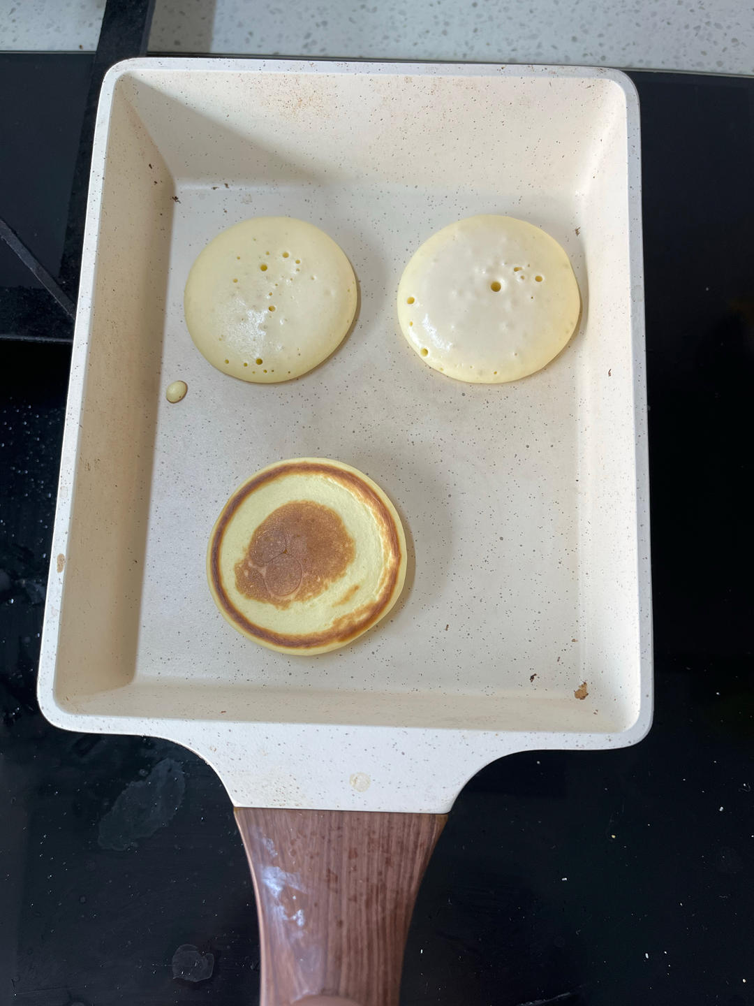 宝宝辅食：苹果奶香松饼