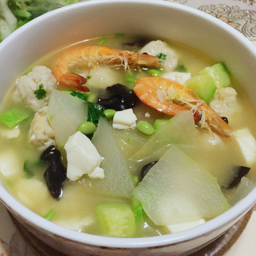 海鲜汤（自制鱼丸）的做法