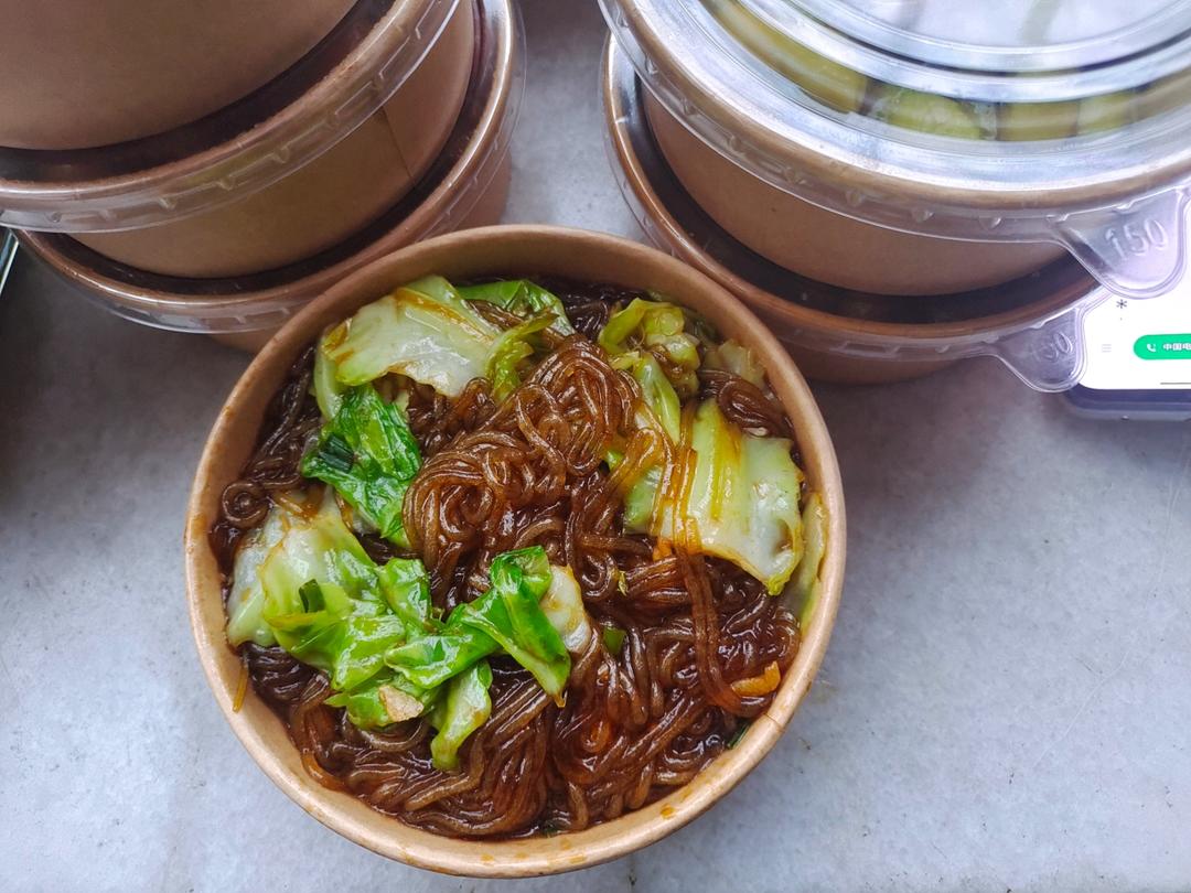 最近爱吃粉丝粉条～包菜炒粉丝