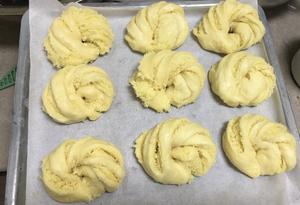 低筋面粉做的椰蓉面包卷的做法 步骤8