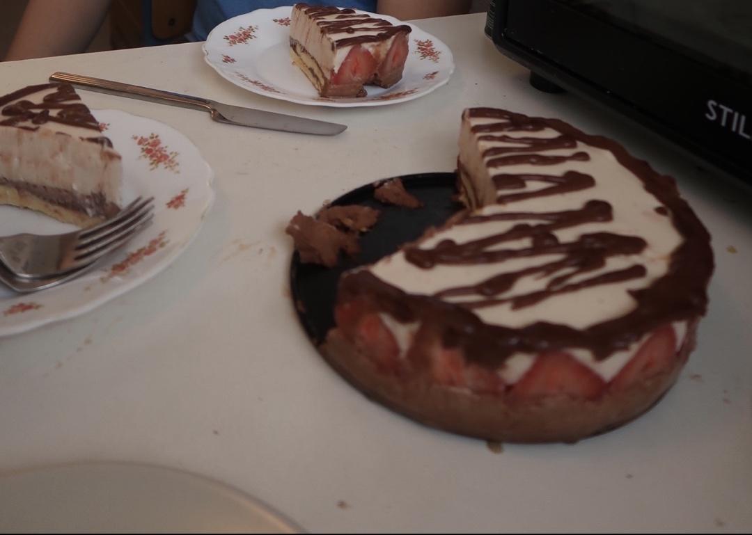 巧克力草莓慕斯蛋糕