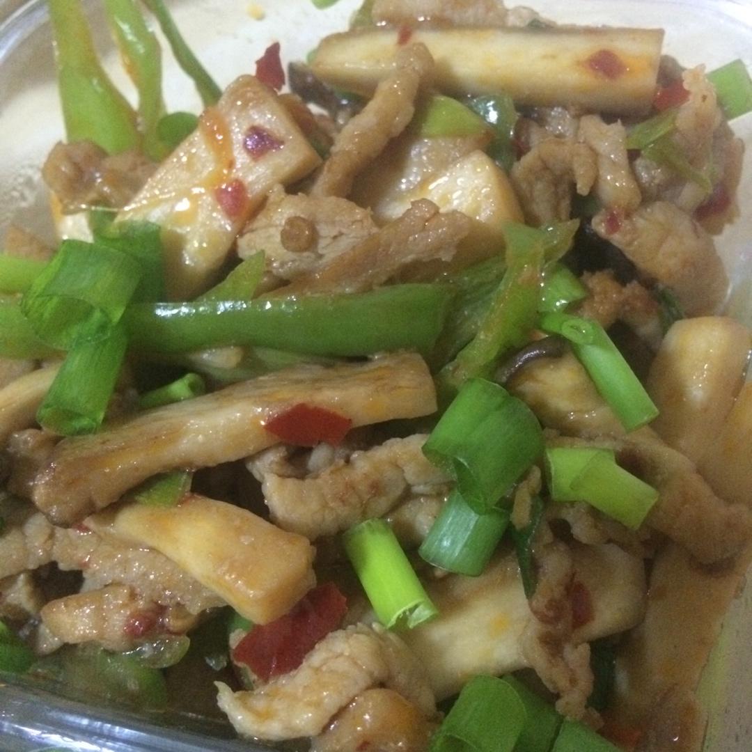 杏鲍菇炒肉丝
