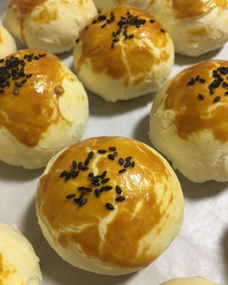 一点不腻，放几天都酥掉渣的蛋黄酥（适应于热天）