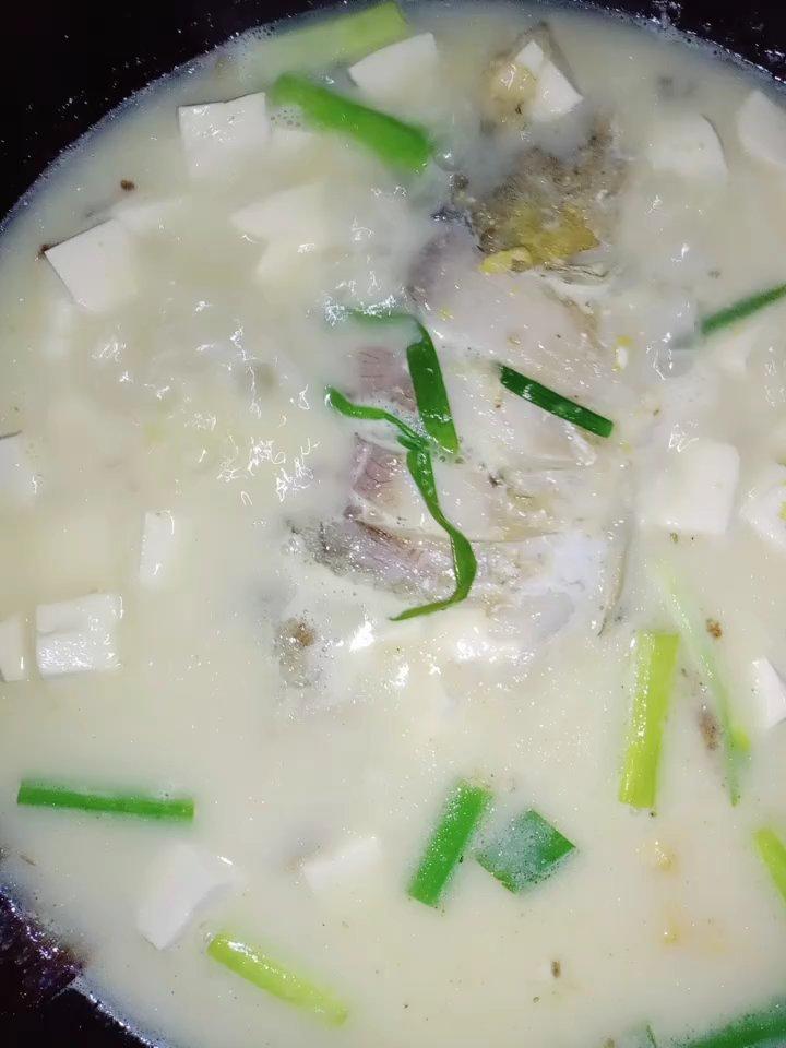 鲫鱼豆腐汤