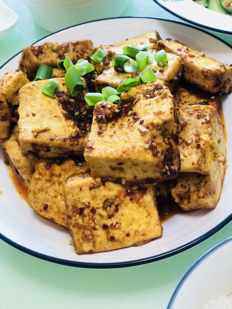 完胜路边摊：香煎孜然豆腐