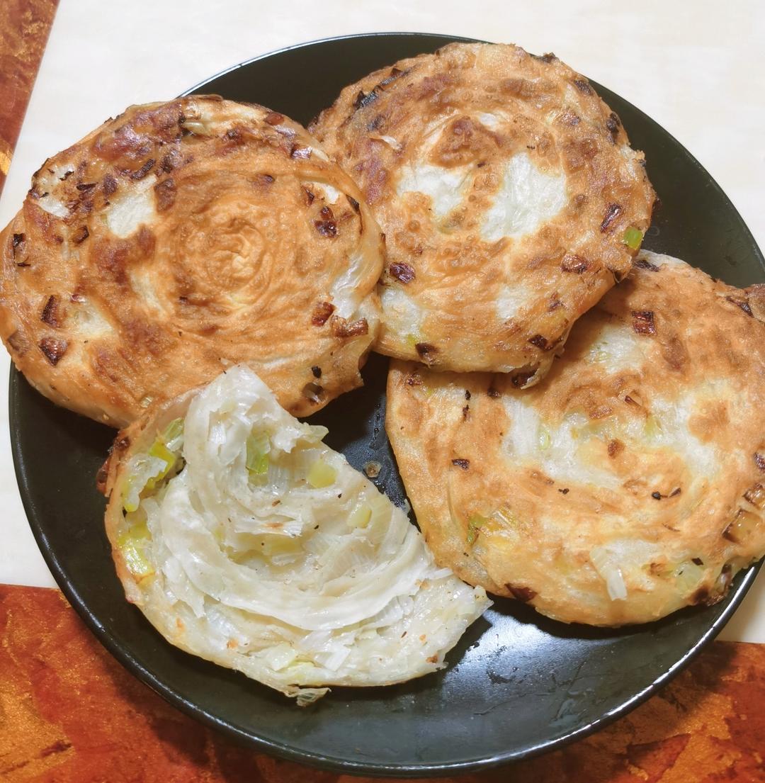 葱油饼，葱花饼，多做些冻起来可以当快手早餐哦！