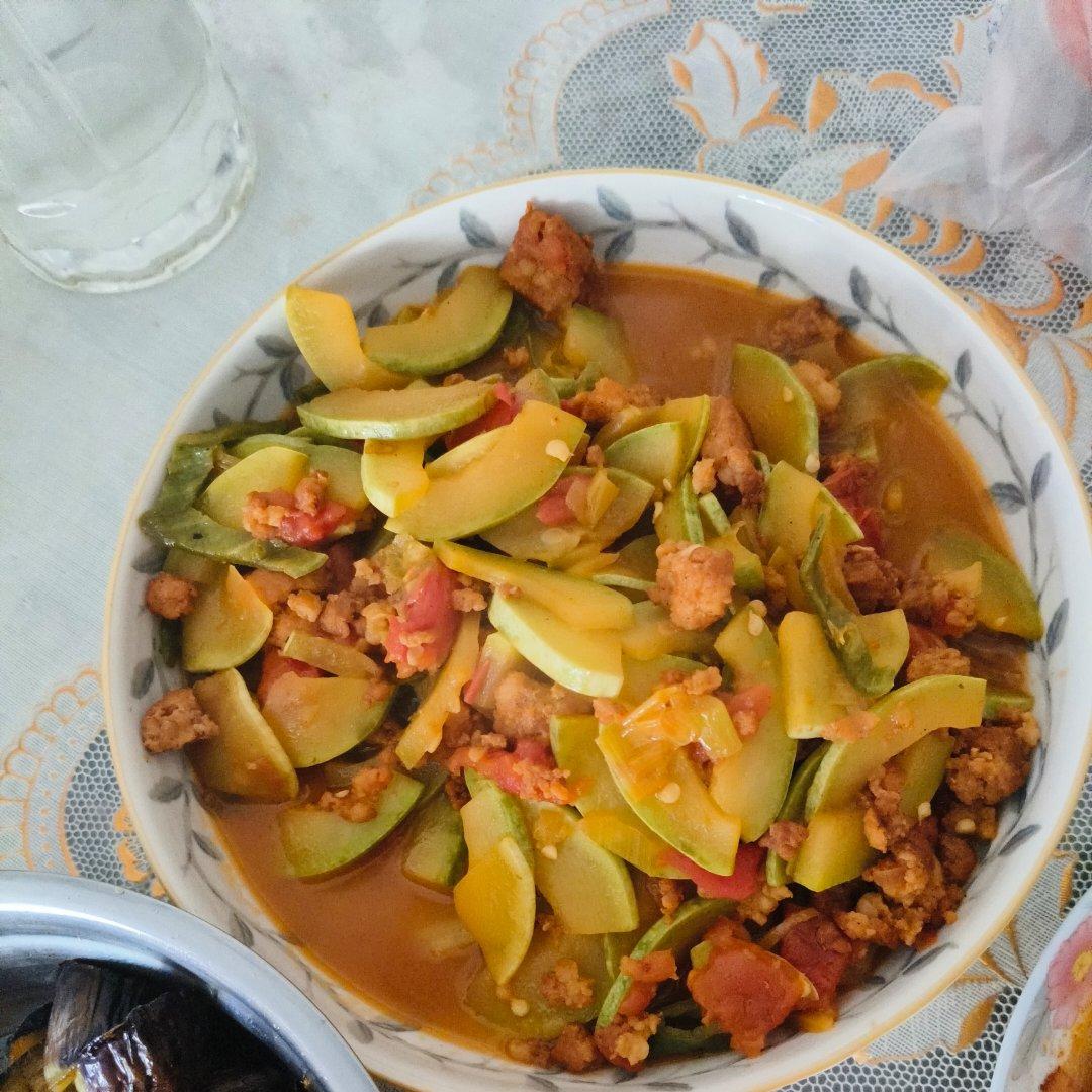 超级下饭菜：番茄肉沫西葫芦