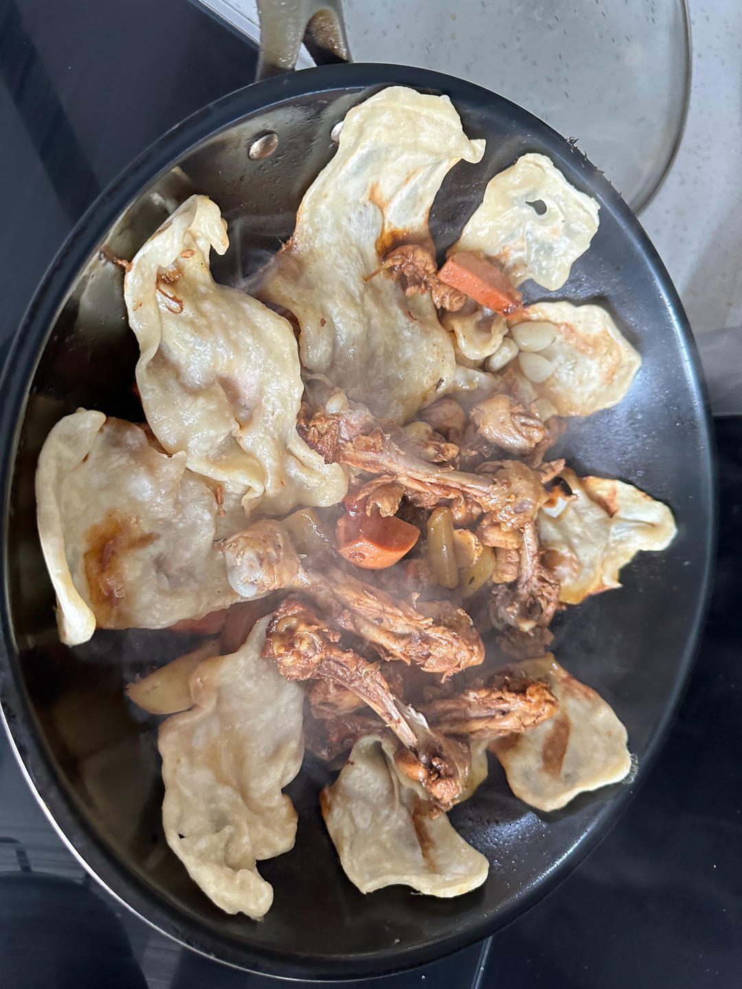 地锅鸡，教你贴饼子好吃的小技巧~