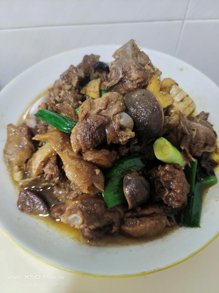 土鸭红烧