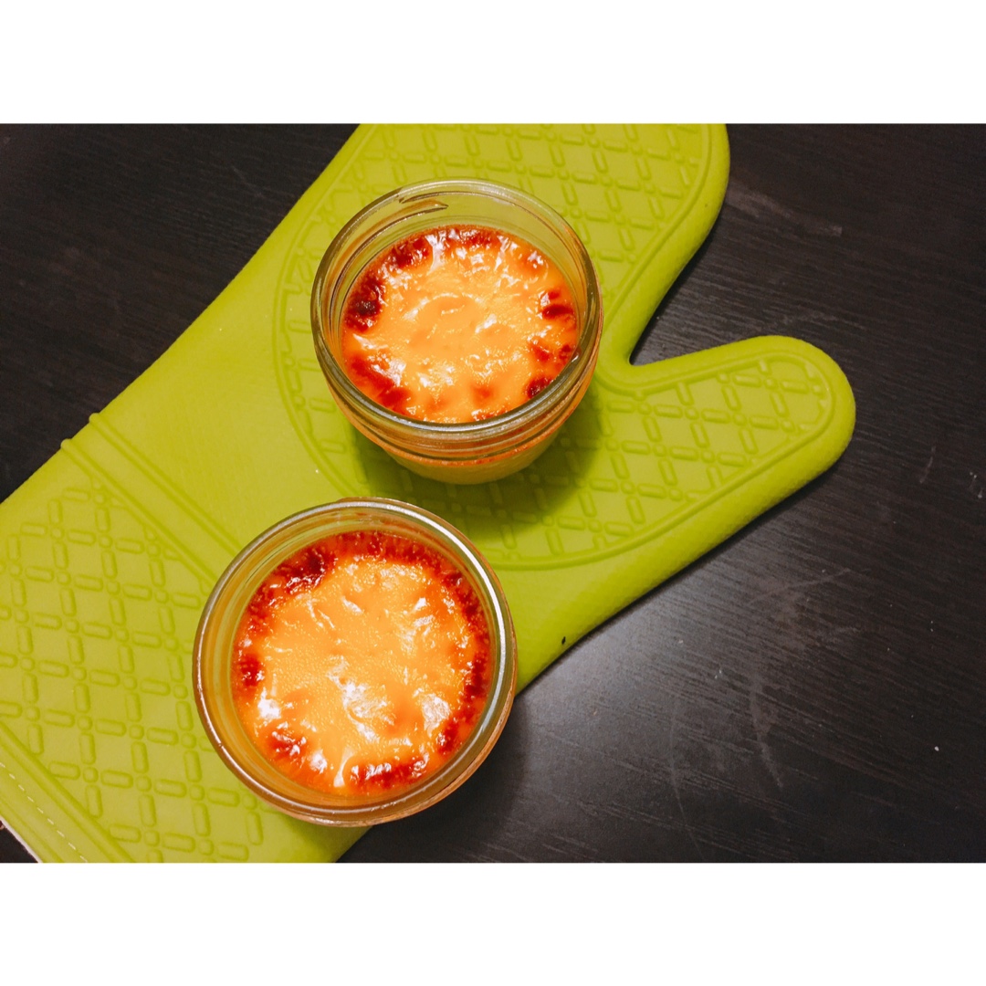 Crèmebrulée。法式烤布雷。焦糖布丁。