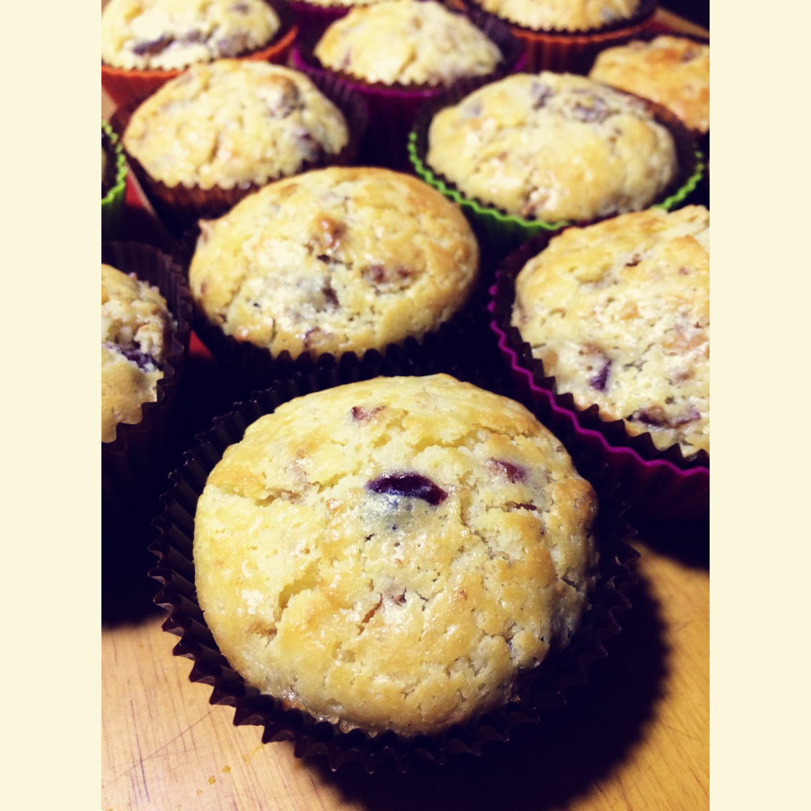 白葡萄酒果干杯子蛋糕