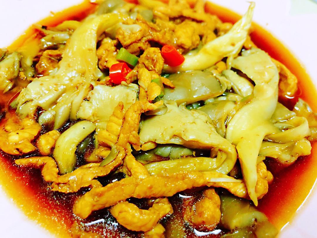 不用油的蘑菇炒肉丝的做法