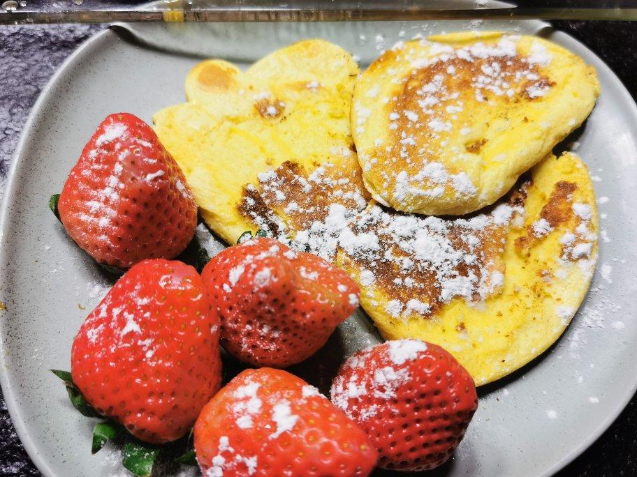不用烤箱 15分钟无油低糖的舒芙蕾蛋糕松饼 🥞 蓬松绵软