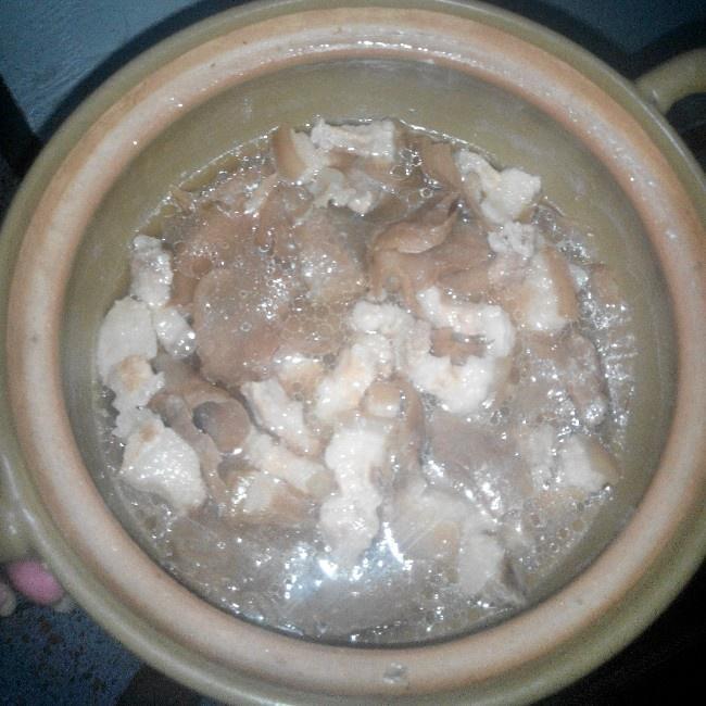 菜脯炖五花肉的做法