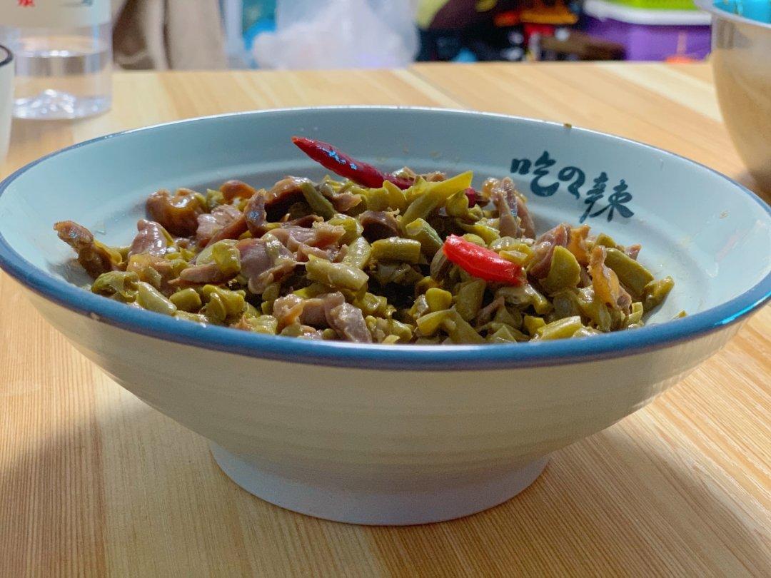 湖南酸豆角酸辣鸡杂