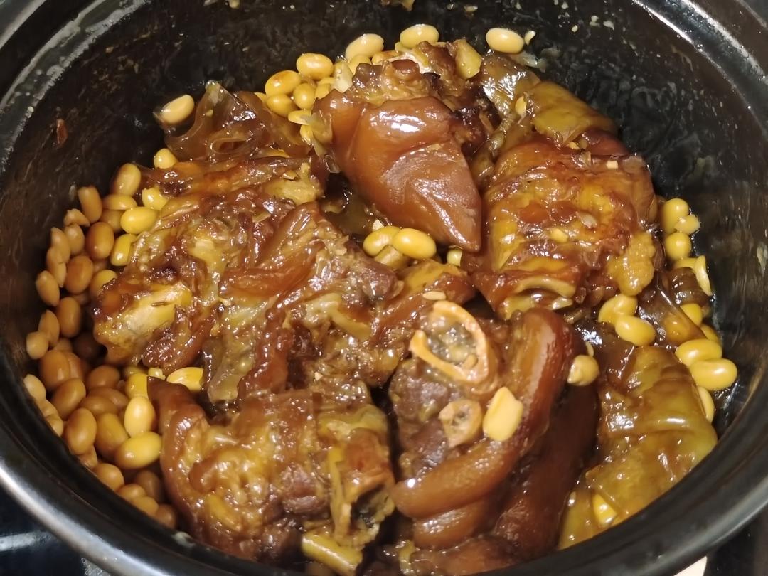 流口水的黄豆炖猪蹄