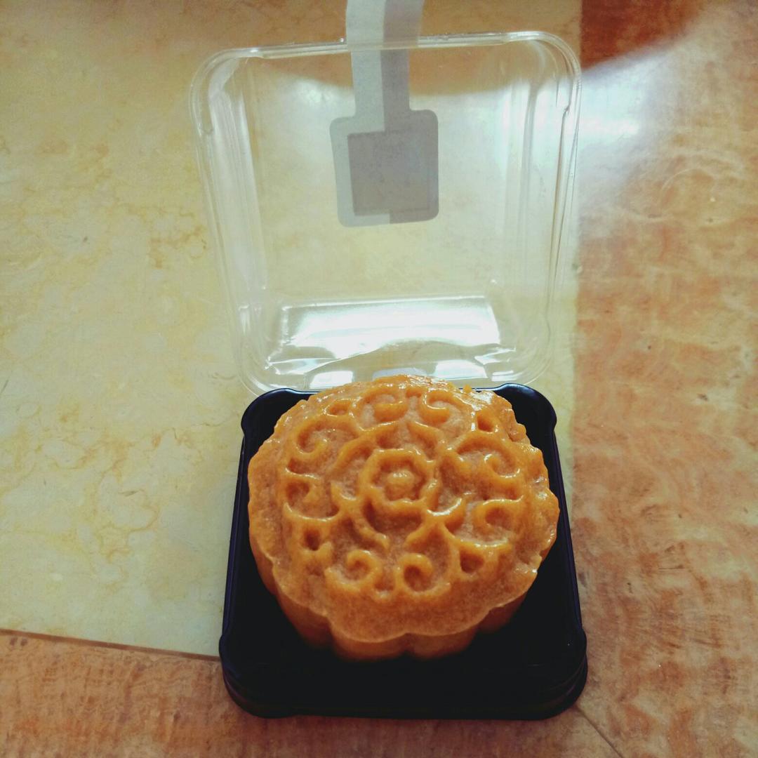 广式月饼—蛋黄莲蓉月饼