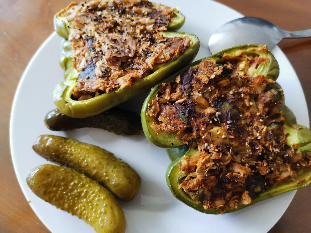 Keto Lunch tuna avocado cup