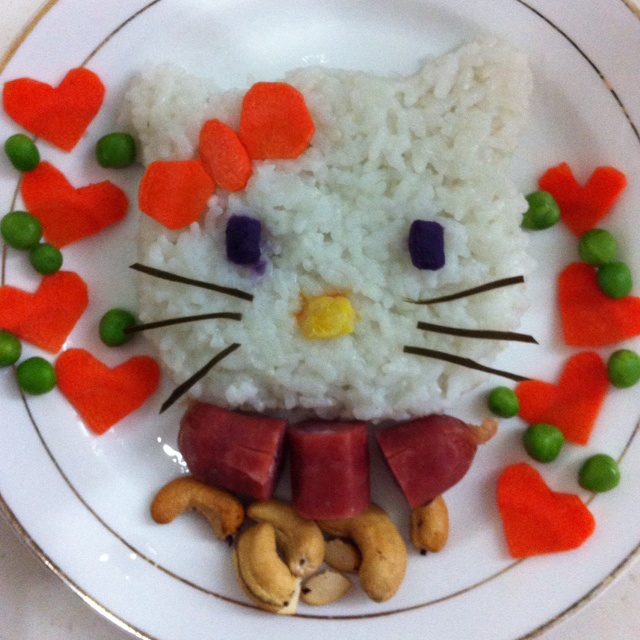 不走斑马线做的可爱的hellokitty爱心便当