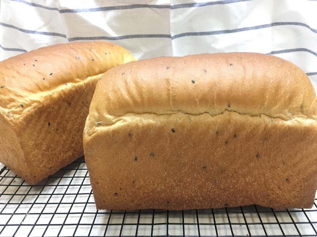 大满足黑芝麻吐司