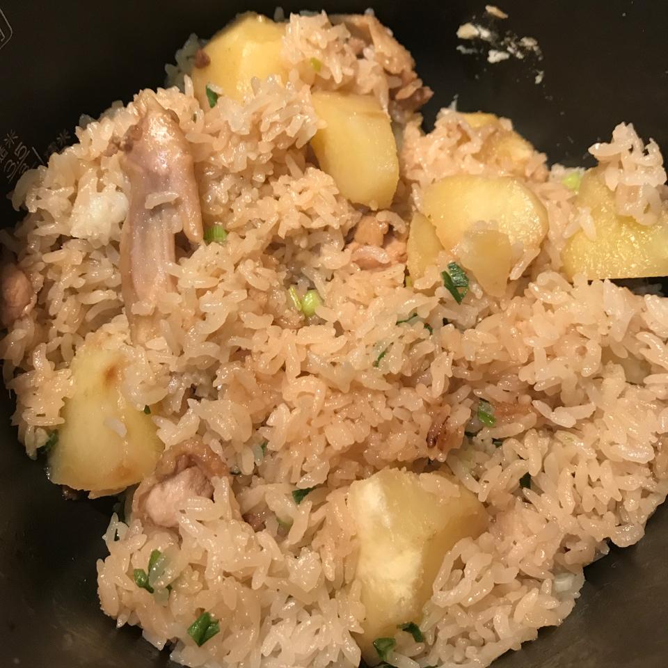 土豆鸡丁焖饭
