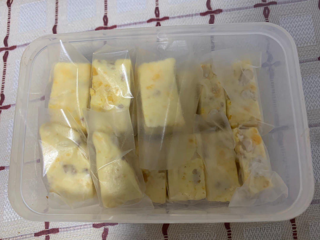 网红咸蛋黄牛扎糖