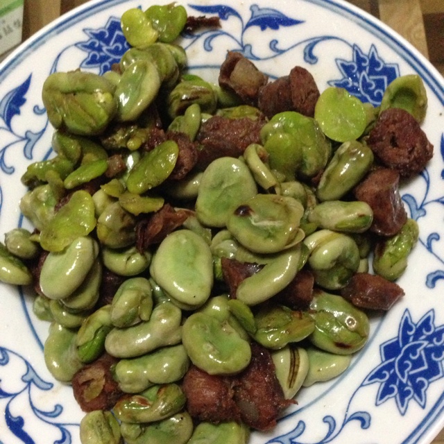 蚕豆炒香肠