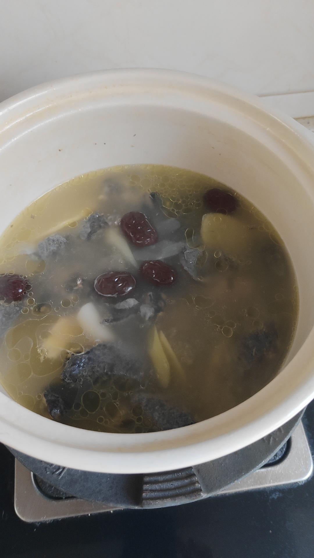 补血补气乌鸡汤