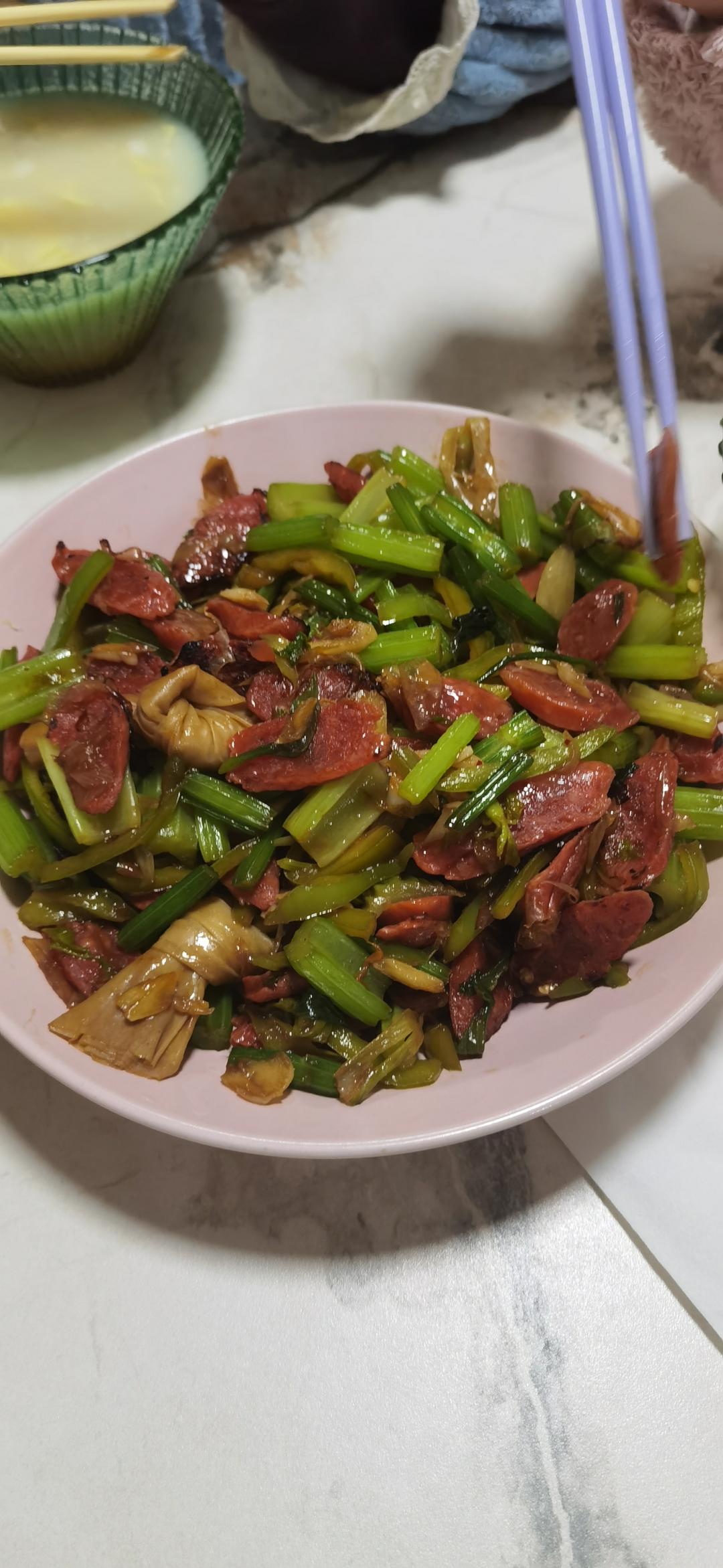 芹菜炒腊肉
