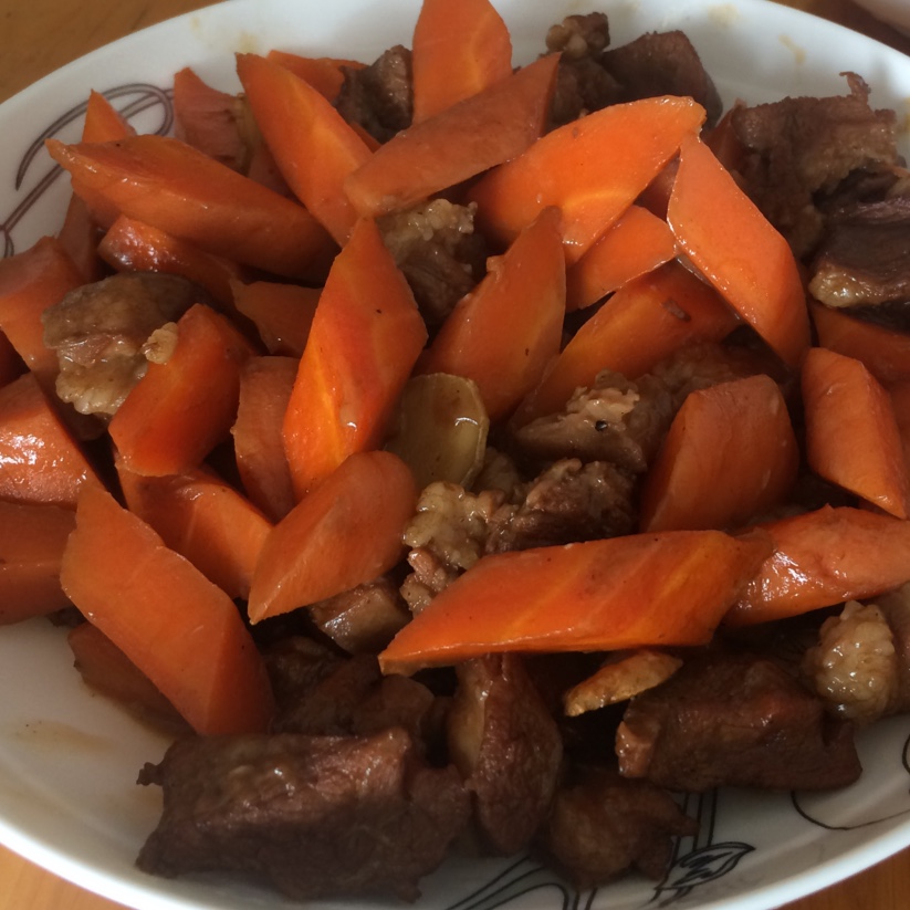 红焖羊肉炖胡萝卜