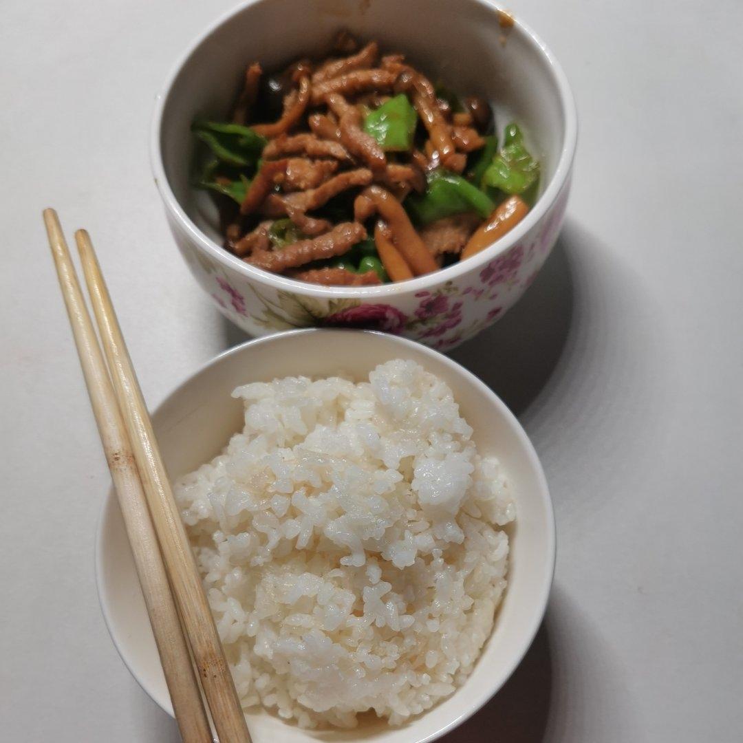 家常小炒‼️海鲜菇炒肉丝💯