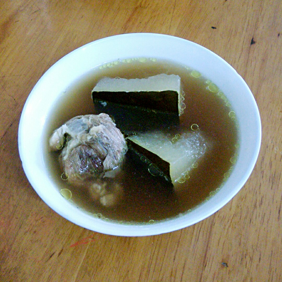 生地土茯苓煲猪骨