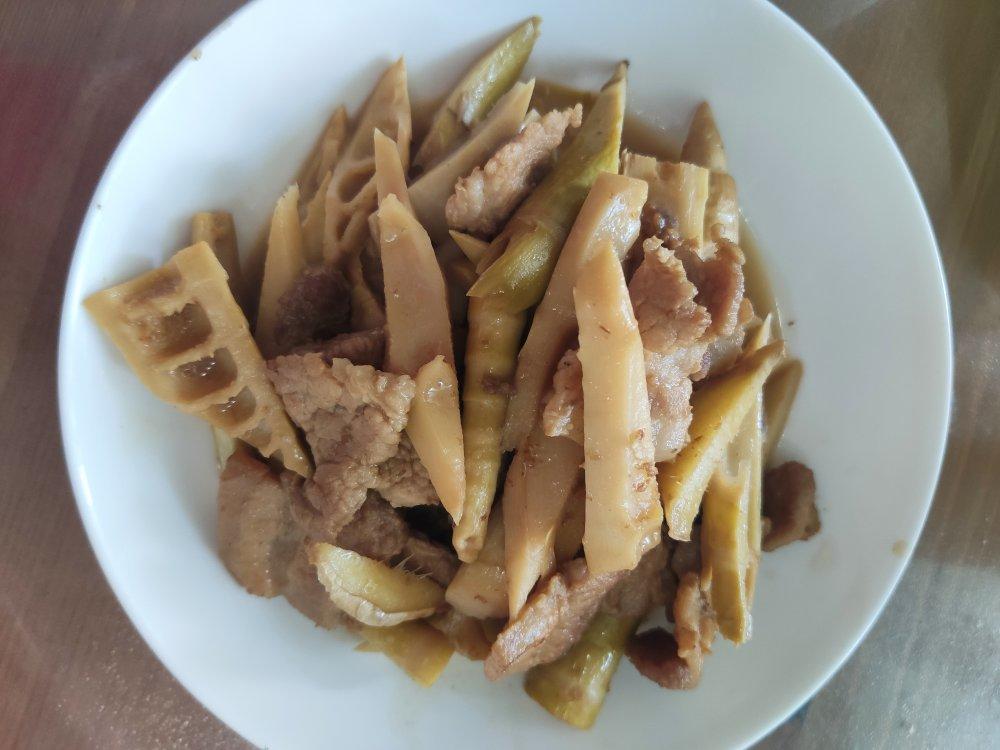 肉香笋鲜的春笋炒五花肉