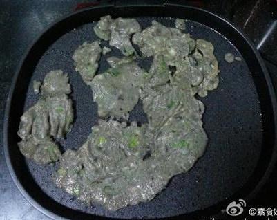 黑妹葱花饼的做法