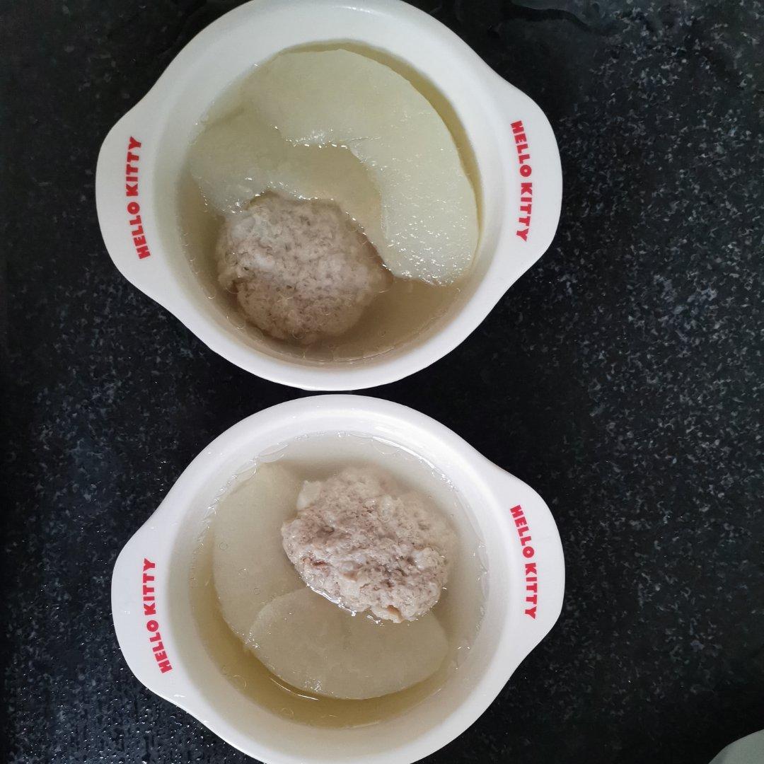 小朋友超爱吃的清淡润肺的【超嫩雪梨肉饼汤】